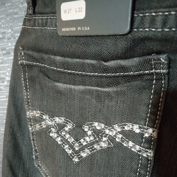 NWT Grey Capris - Picture 4 of 10